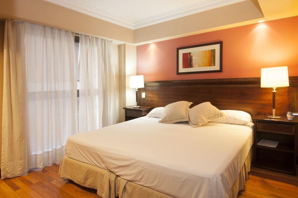 Premium Tower Suites Мендоса Экстерьер фото
