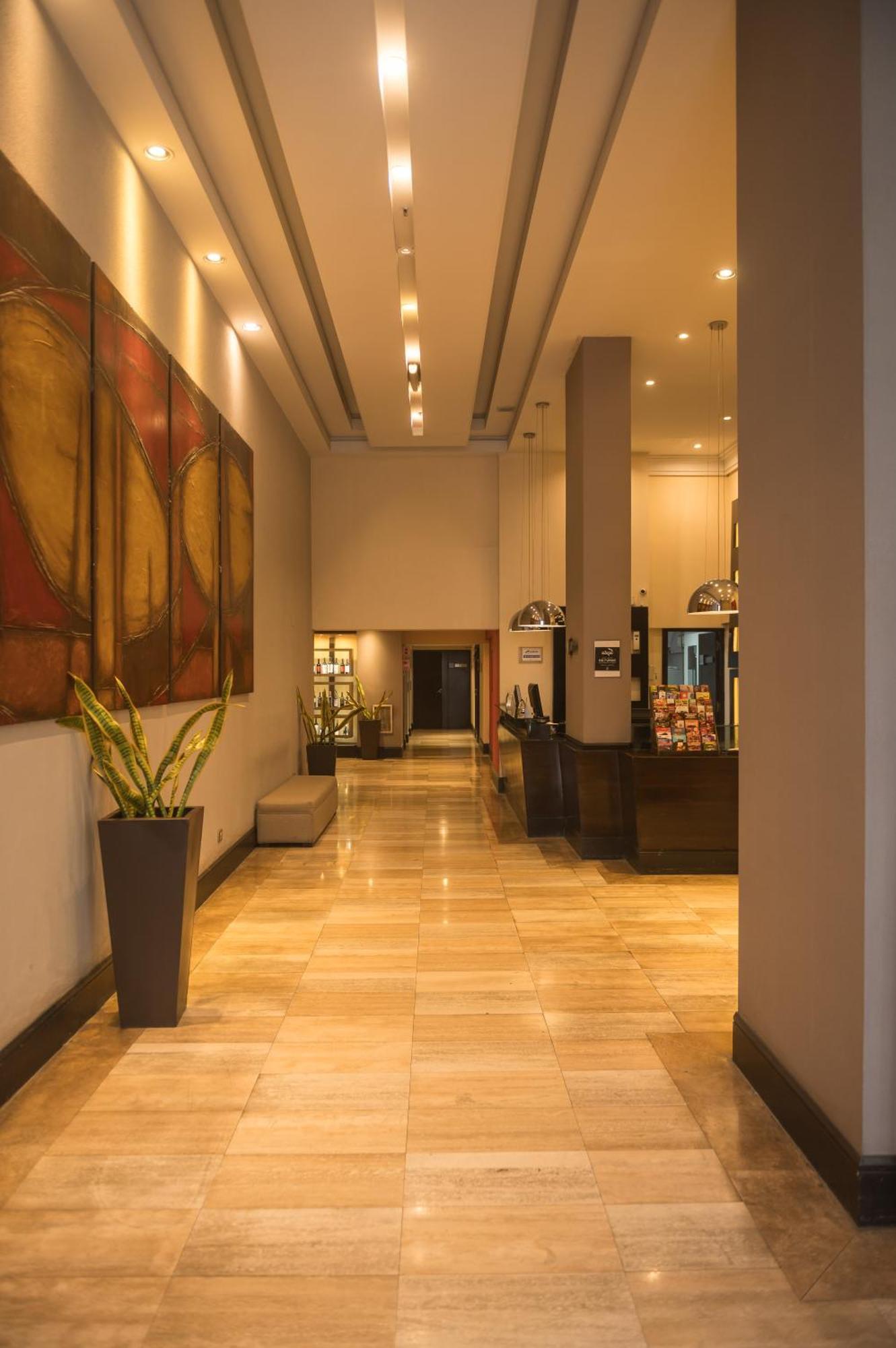 Premium Tower Suites Мендоса Экстерьер фото
