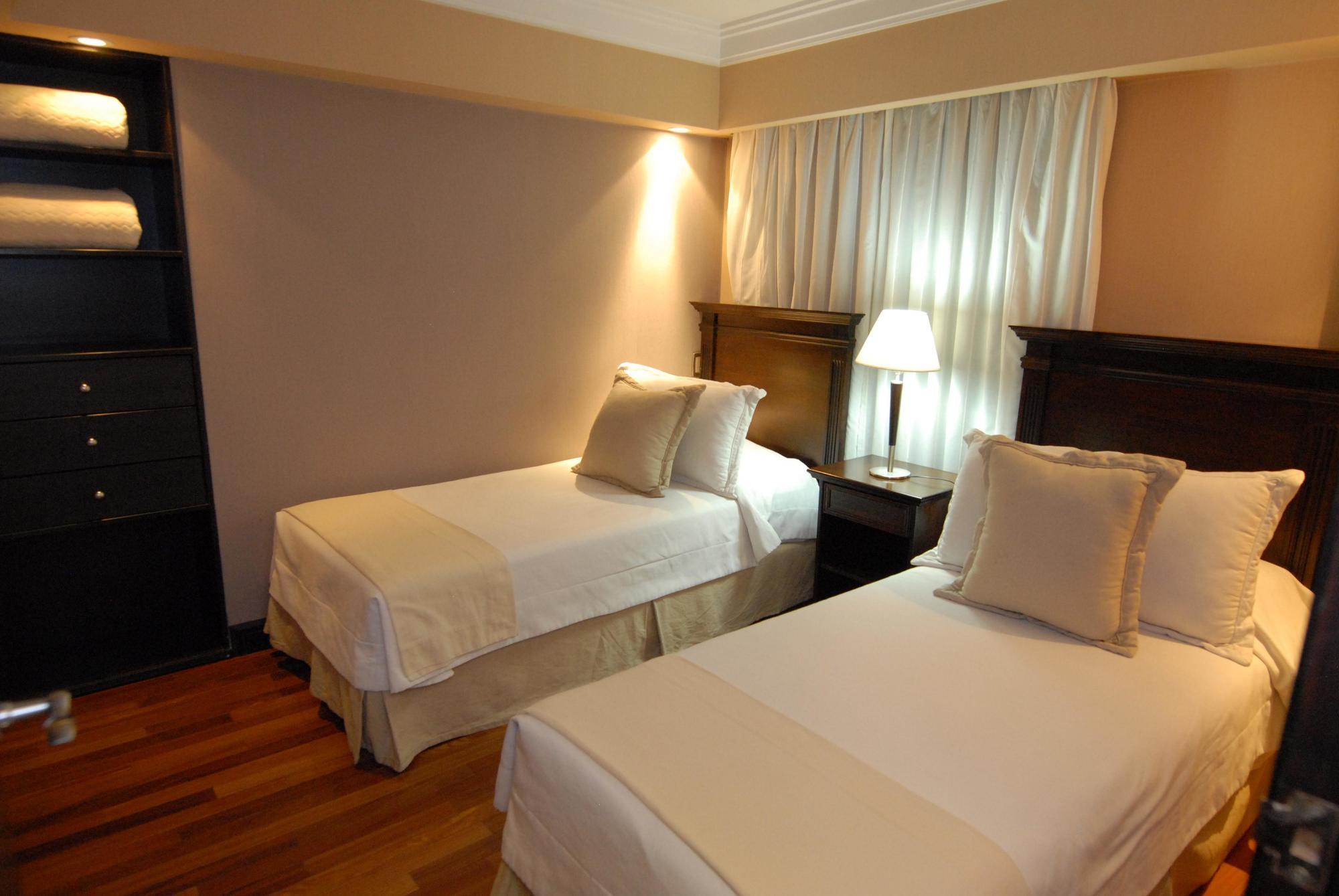 Premium Tower Suites Мендоса Экстерьер фото