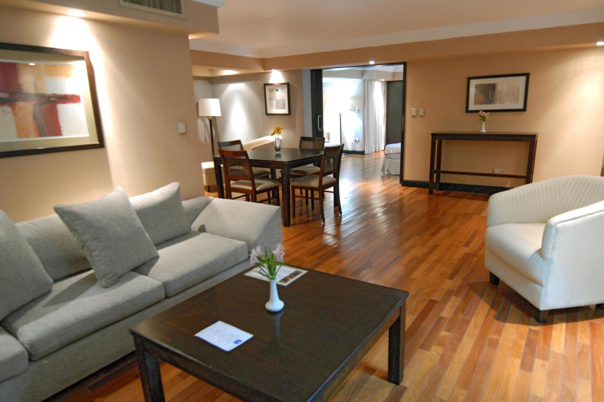Premium Tower Suites Мендоса Экстерьер фото