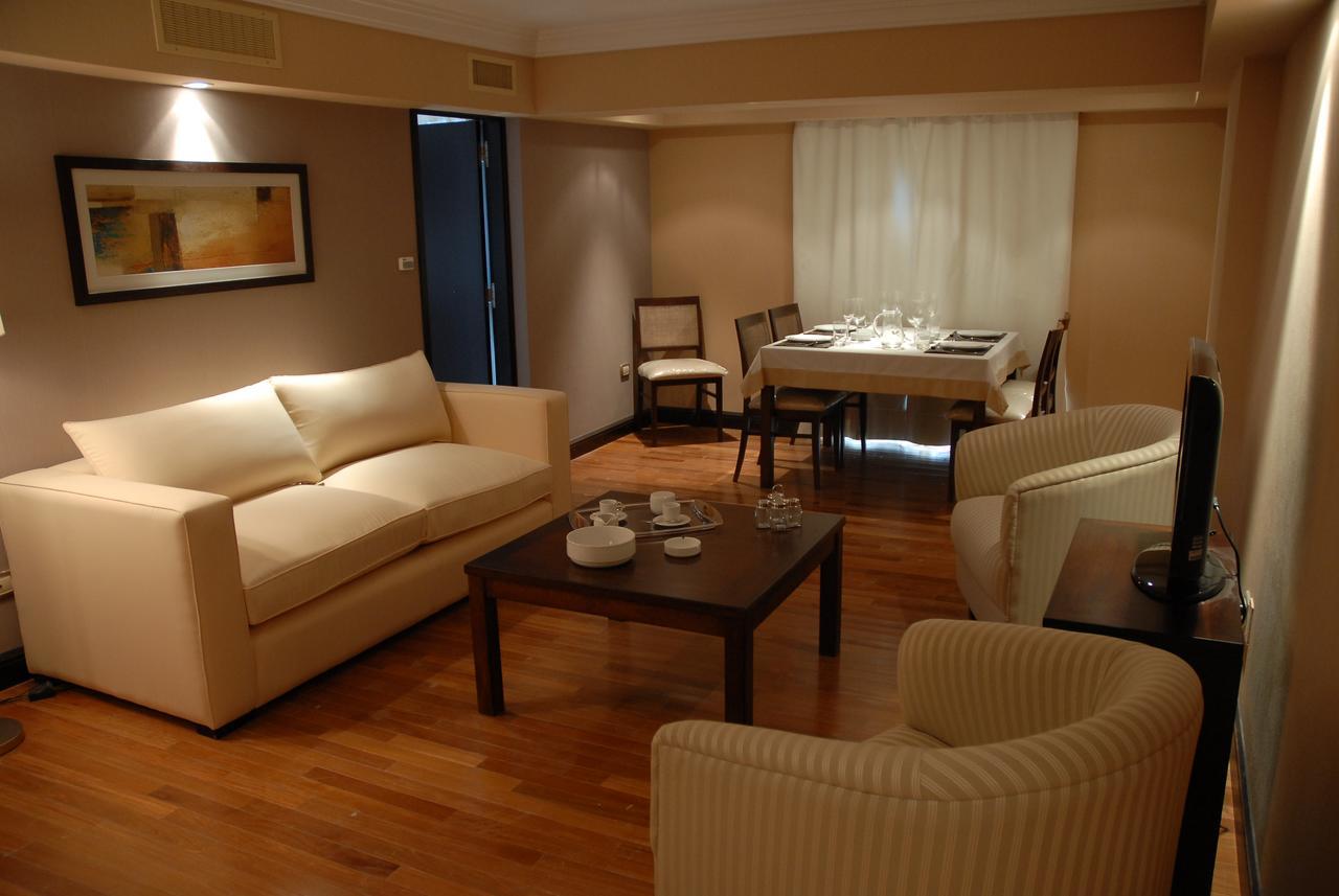 Premium Tower Suites Мендоса Экстерьер фото